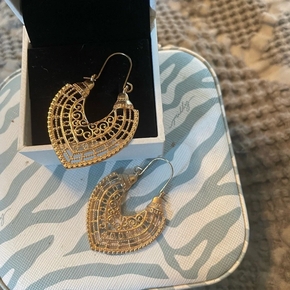 Fashion earrings - Picture 2 of 3